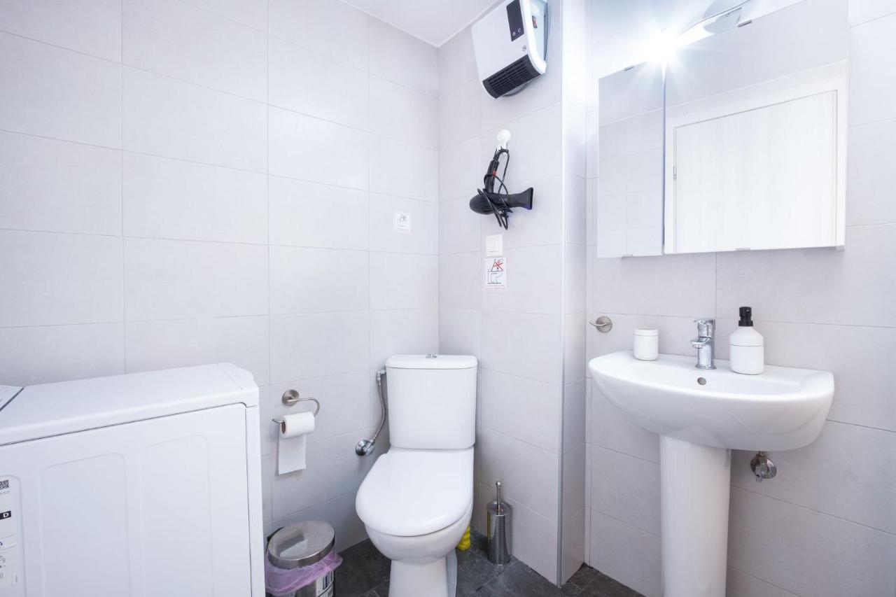 Bright Apartment In Piraeus Luaran gambar